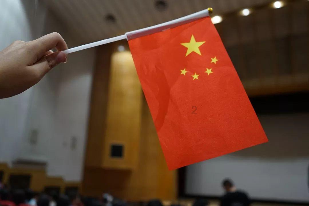 逃离金色蜜蜂森林